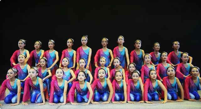 舞动童年 绽放风采——百官小学舞蹈队勇夺上虞区中小学艺术节桂冠